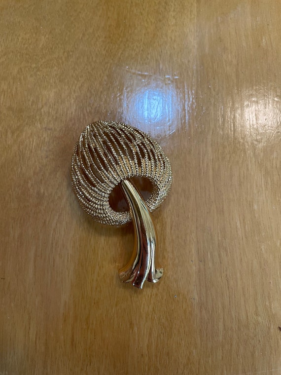 Vintage 60s 70s Huge Gold Mushroom Brooch By Monet