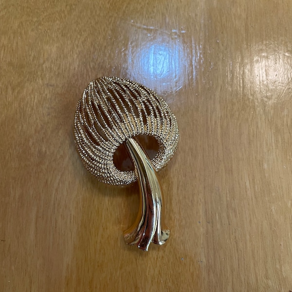 Vintage 60s 70s Huge Gold Mushroom Brooch By Monet