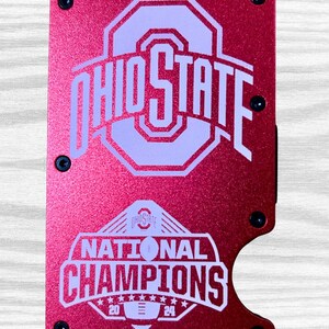 Cartera delgada de metal grabada con el campeonato de Ohio State 2024 / Regalo personalizado para fanáticos de Buckeye / Campeones nacionales de Ohio State 2024