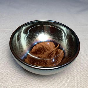 110ml - Studio Handmade Konoha Tenmoku Food-safe Glaze Metallic Reflection Leaf Motif Stoneware Cup / Japanese Tea Cup / Unique Coffee Cup