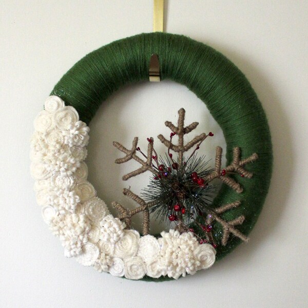 Winter Snowflake Wreath, Forest Green and Off White Yarn and Felt Wreath - 14 inch size, LAST ONE