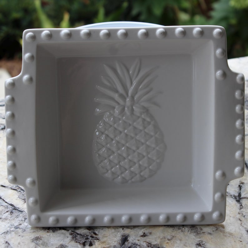 Mud Pie Pineapple Embossed Baker - Thumbnail 2