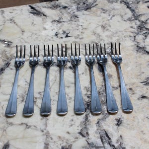 Set of 8 Barclay Geneve Stainless Steel Dessert Forks – Vintage Flatware – Mid-Century Modern Style – Salad Pastry Cocktail Forks