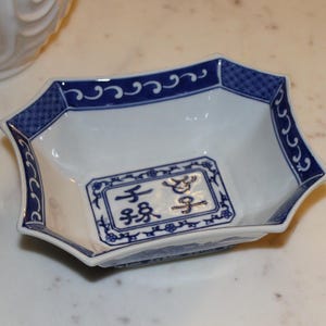 Blue & White Porcelain Bowl | Bombay Co. | Oriental Landscape | Scalloped Square Dish