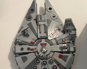 Millennium Falcon Wall Mount for (75257, 75105, 7965)