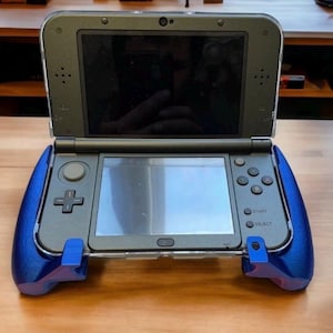 Nintendo New 3DS XL Comfort Grip (Fits Only with Clear Case - Check Description)