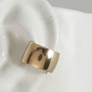 Ear Cuff, Gold Earcuff, Non-pierced, Cartilage Wrap,Earring Fake Conch,No Piercing, Cuff Earring, Faux Pierced Hoop Smooth Wide Domed E3GFSM
