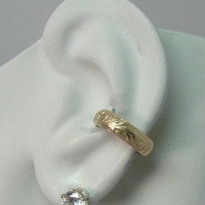Gauge POST Pierced Conch Cartilage Earring, Gold Conch Hoop, Gauge Piercing, Body Jewelry, Hex Earring, Middle Ear Pierced Cuff Floral E5GFP