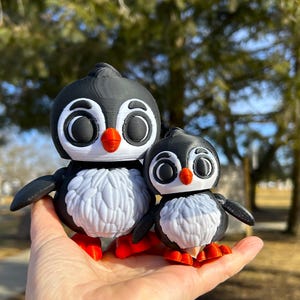 Articulated 3D printed Penguin family Figure Custom Desk Decor Gift Adorable Polar Animal Figure Moveable Figure Cute Animal Unique Critters