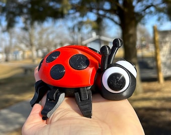 Figura de mariquita articulada impresa en 3D, insecto rojo, decoración de escritorio personalizada, regalo, figura adorable, figura de animal móvil, animales lindos, criatura única