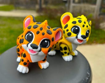 Articulating 3D printed Baby Cheetah fidget Anxiety toy Ornament sculpture Gift for Animal Lovers Flexible Sensory Pet Custom Desk Decor
