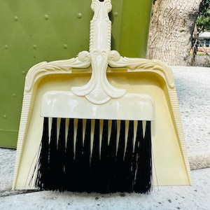 Vintage Plastic Crumb Catcher Broom & Pan Set, 6”