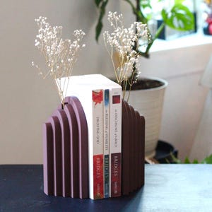 Modern Arch Bookend With Functional Vase