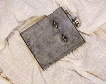 Frasco de cuero personalizado hecho a mano con diseño de mal de ojo