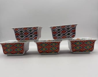 Platos de acompañamiento/aperitivo de cerámica Imari, elaborados artesanalmente en Japón.
