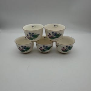 Vintage Japanese Floral Tea Cups with Interior Design