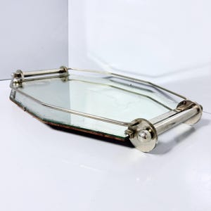 Bandeja Art Déco cromada y espejada estilo "era de la máquina", circa 1930.