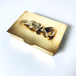 Vintage brass decorative box sculptural knot design jewelry storage Hollywood Regency modernist desk accessory