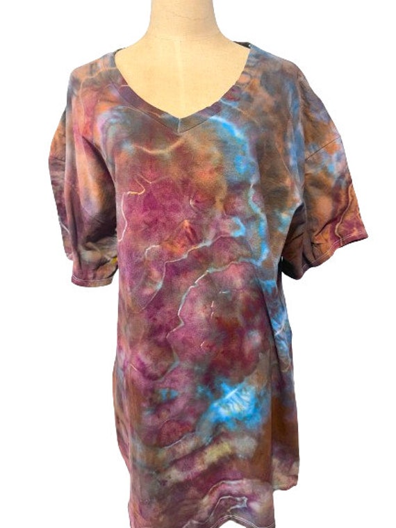 Hand Dyed Men's T-Shirt in Orange, Pink and Blue Geode Print XXL V-Neck