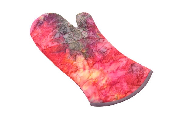 Quilted Oven Mitt with Hand Dyed Batik Fabric in Shades of Pink, Purple and Grey