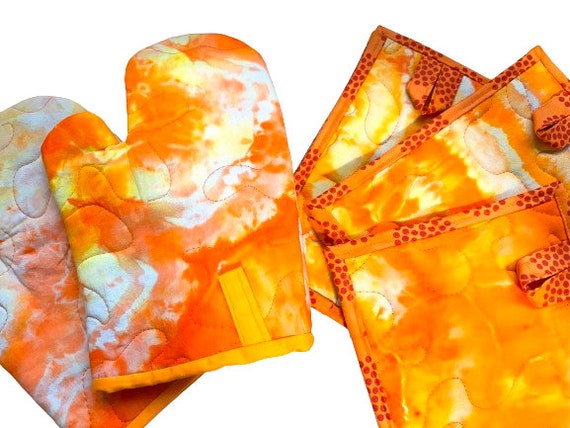 Quilted Oven Mitts and Pot Holders with Hand Dyed Orange Fabric