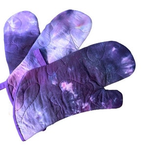 Quilted Hand Dyed Fabric Oven Mitt in Shades of Purple