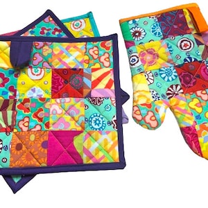 Quilted Fabric Pot Holders with Colorful Patchwork, Modern Cloth Hot Pads