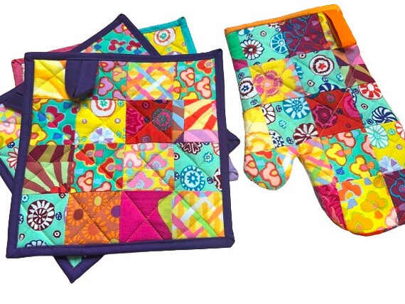 Quilted Fabric Pot Holders with Colorful Patchwork, Modern Cloth Hot Pads