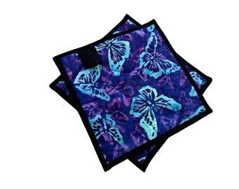Agarraderas de tela acolchada Butterfly Batik, con opciones de lengüeta para colgar