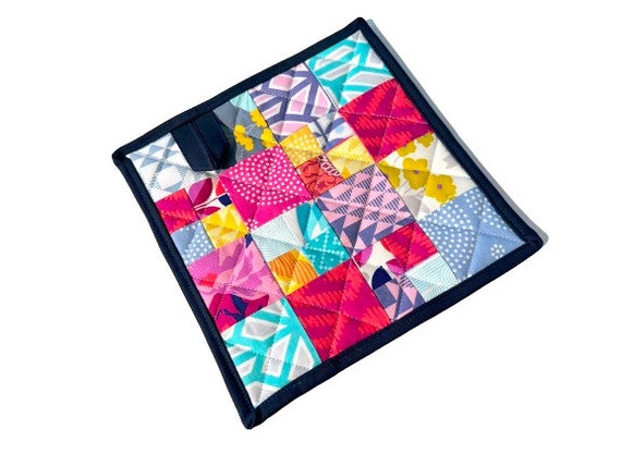 Quilted Fabric Pot Holder with Colorful Patchwork, Modern Cloth Hot Pad