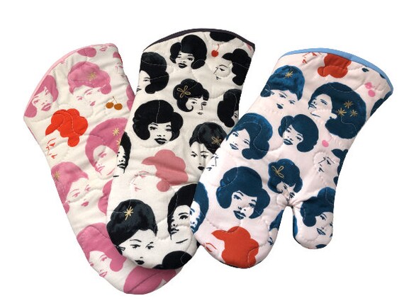 Quilted Cotton Fabric Oven Mitt with Lovely Retro Ladies