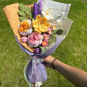 Häkelblumenstrauß, Tulpe, Sonnenblume, handgemachte Strickblumen, unvergänglich, Jahrestagsgeschenke, Freundin, Geburtstagsgeschenk für Mutter