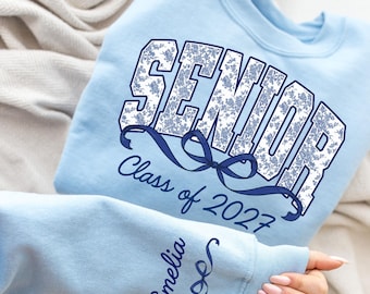 Custom Senior 2027 Sweatshirt, Personalized Class of 2027 Shirt, Coquette Senior 2027 Sweatshirt, Graduation Gift, Senior Mom Sweatshirt