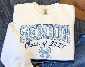 Senior 2027 Sweatshirt, Class of 2027 Shirt, Coquette Senior 2027 Sweatshirt, Graduation Gift, Senior Mom Sweatshirt