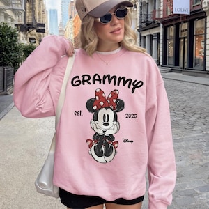 Benutzerdefinierte Grammy Minnie Maus Shirt, Disney Oma Sweatshirt Hoodie, personalisierte Est Jahr Shirt, Geschenk für Mama, optional Datum Bild 2