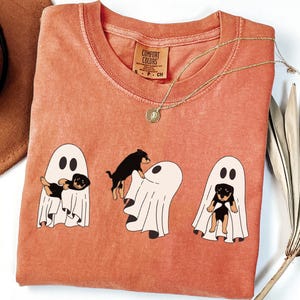Comfort Colors® Сute Ghost Dog T-shirt, Ghost Dog Tee, Dog Lovers Tshirt, Halloween Cute Shirt, Halloween Dog T-shirt, Spooky Season Shirt