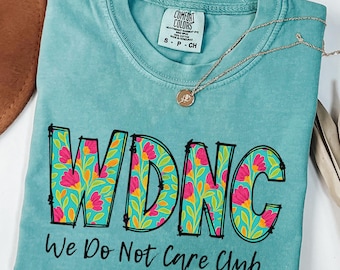 Camisa floral de colores cómodos de WDNC: Camiseta con actitud para la menopausia