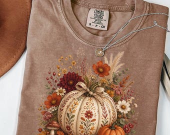 Comfort Colors Pumpkin Shirt, Vintage Fall Halloween Shirt, Floral Pumpkin Tee, Autumn Graphic Tee, Cozy Fall Outfit Gift
