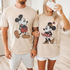 Retro Mickey Mouse Shirt, Disney Mickey Minnie Mouse Classic Pose Couple Shirt Disney Couple Matching Shirt Sweatshirt Hoodie Disneyland Tee