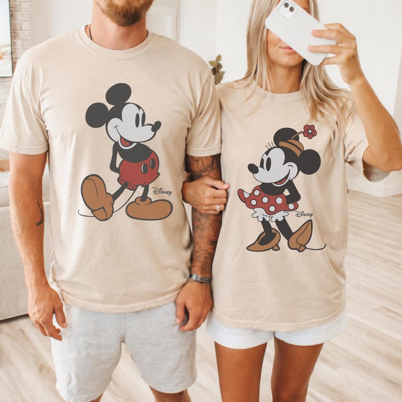 Retro Mickey Mouse Shirt, Disney Mickey Minnie Mouse Classic Pose Couple Shirt Disney Couple Matching Shirt Sweatshirt Hoodie Disneyland Tee