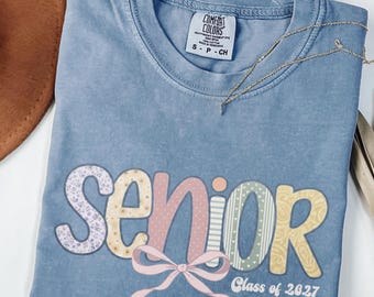 Comfort Colors® Senior 2027 Shirt, Floral Coquette Bow Tee, Preppy Graduation Shirt, Class of 2027 Senior Gift, Bubble Letter Tee