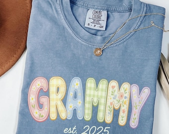 Grammy Comfort Colors® T-shirt, Grandma Shirt, Cute Granny Outfit, Flower Gramma Tee, Trendy Gigi Clothing, Lovely Mimi Shirt, Birthday Gif