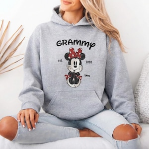 Benutzerdefinierte Grammy Minnie Maus Shirt, Disney Oma Sweatshirt Hoodie, personalisierte Est Jahr Shirt, Geschenk für Mama, optional Datum Bild 6