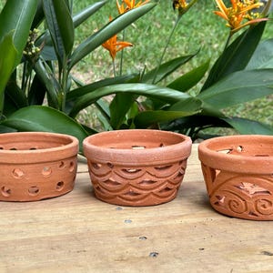 4 in handgemachter Orchideentopf mit Löchern - verschiedene Designs!