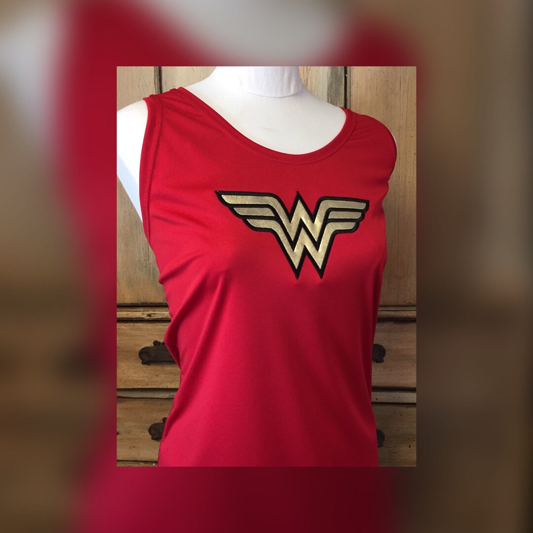 thumbnail image 2 of Koszulka Warner Bros Wonder Woman Red Logo | Kobiety  Koszulki 2 of 10