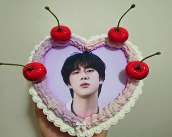 Jin Jewelry Box Cake