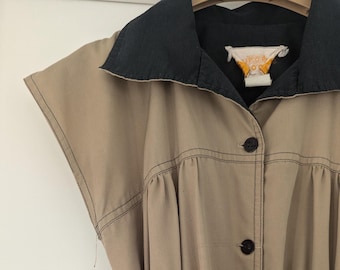 Bruine jurk met volledige rok uit de jaren 80 met zwart contrast