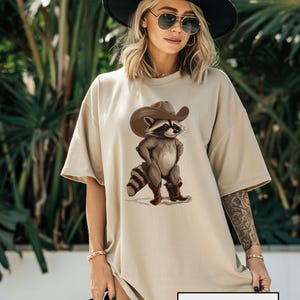Wild West Raccoon Shirt - Vintage 90s Cowboy Tee for Quirky Style