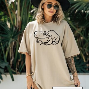 Cute Frog Shirt,Comfort Colors, Cute Animal Shirt, Animal Lover Gift, Cottagecore Shirt, Funny Frog Shirt, Kawaii Frog, Adorable Frog Shirt