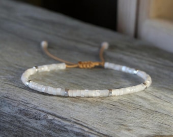 Mother of Pearl Natural White and yellow Shell Tile Beads Dainty Bracelet For Women Girl Jewelry dainty bracelet minimalist 4mm bracelet